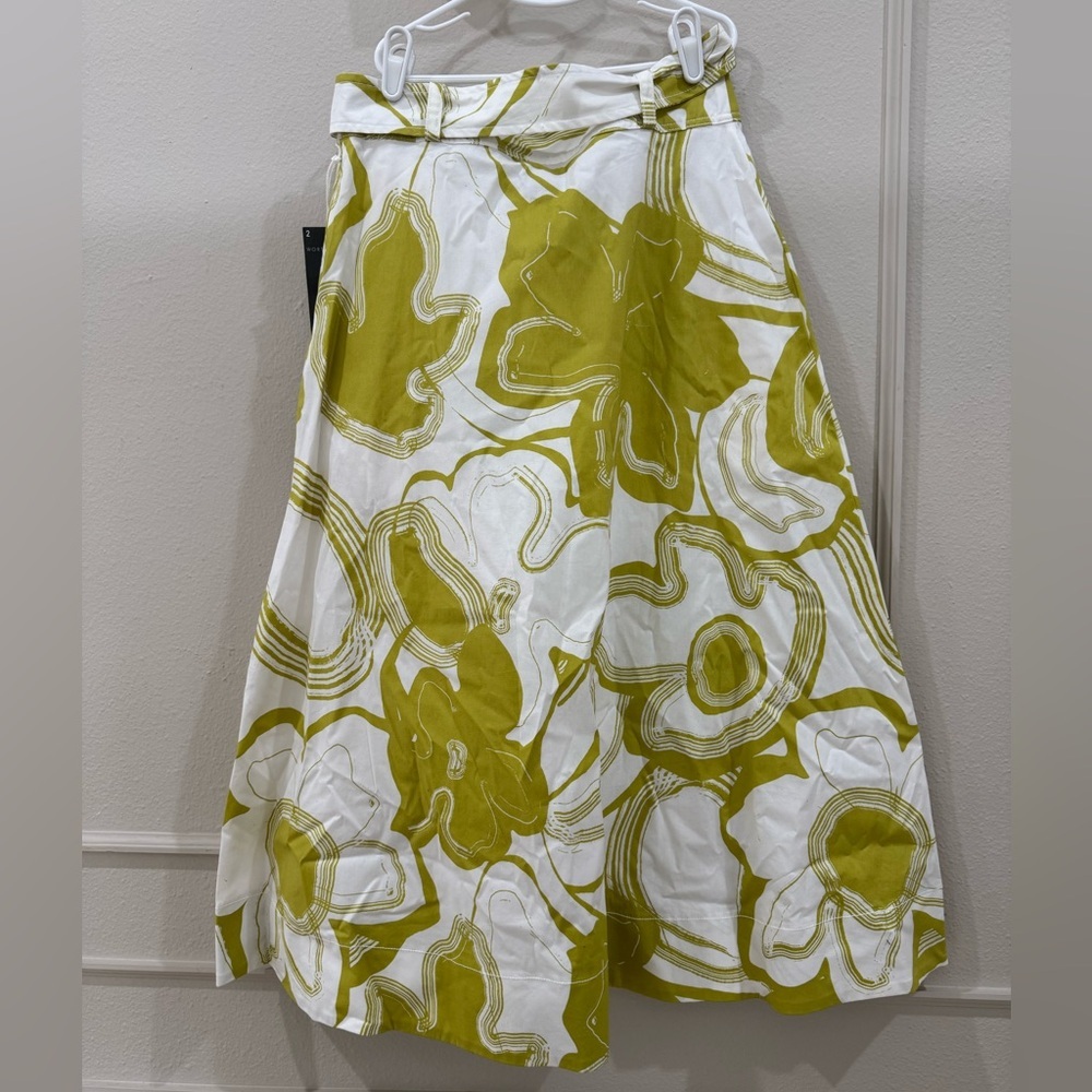 NWT Worthington size 2 A-Line belted Skirt with Green Whimsy Floral Design - Picture 2 of 5